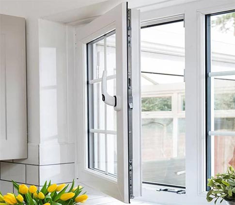 مزايا أبواب ونوافذ UPVC الملونة